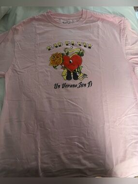 Bad Bunny ‘un verano sin Ti’ tour shirt